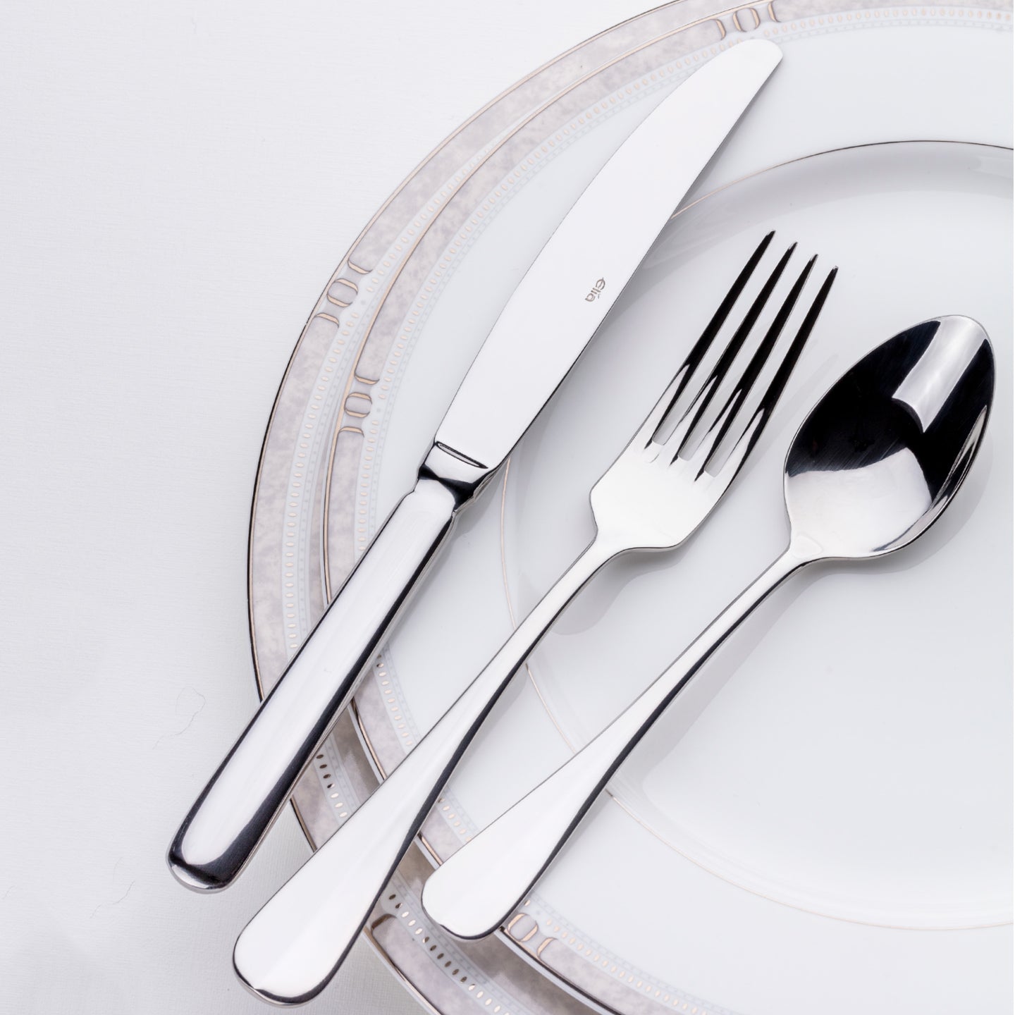 Avignon 44-piece stainless steel cutlery set for everyday use, ideal for home or commercial kitchens
