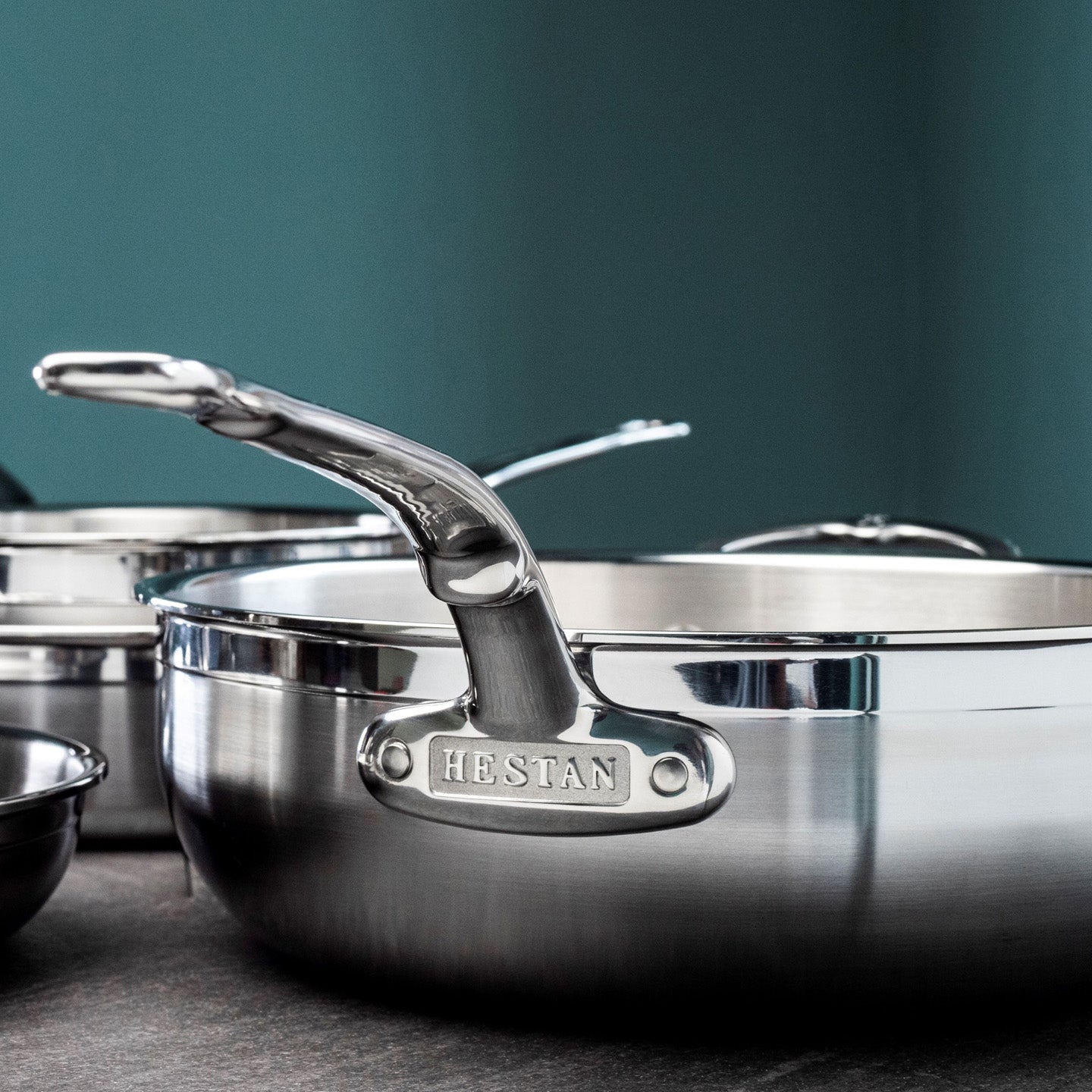 Professional-grade Hestan ProBond Essential Non-Stick Cookware Pan with Lid for expert cooking results